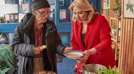 Janny van der Heijden serves her take on Vrijeheidssoep, or Freedom Soup, ahead of the Liberation Day holiday in 2026.