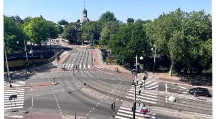 The blazing sun shines down on Amsterdam, Alexanderplein, the Muiderpoort, and Mauritskade. 25 June 2026