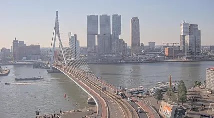 Very little traffic on the Erasmus Bridge during morning rush hour on a sweltering day in Rotterdam, 26 June 2026