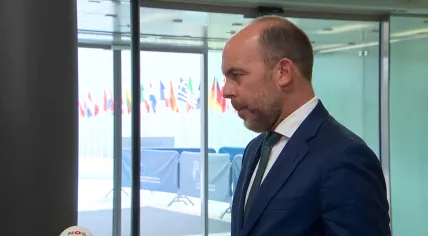 Dutch Asylum Minister Bart van den Brink explains his support for a measure blocking Russian tourists from entering the European Union while the war in Ukraine drags on. 4 June 2026