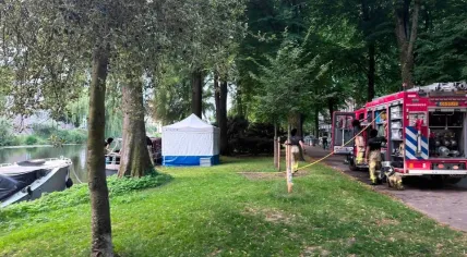 One person killed in fire on a houseboat in Amsterdam-West. July 4, 2026.