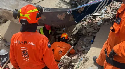 A Dutch rescue team assembled to search for survivors four days after two earthquakes struck northern Venezuela. 28 June 2026