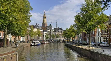 800px-Groningen_-_Hoge_en_Lage_der_A_-_Bert_Kaufmann