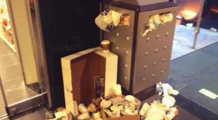 train trash