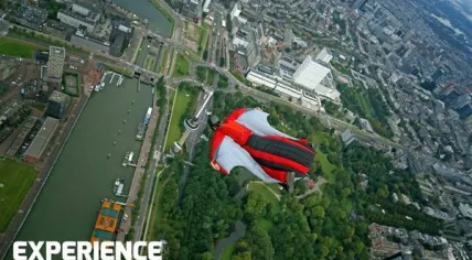Jarno Cordia soaring over Rotterdam (Source: Twitter/@mccordia)