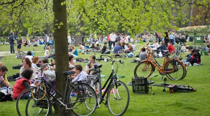 1280px-Amsterdam_-_Vondelpark_-_1496