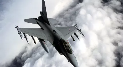 1280px-Norwegian_F16A_over_Balkans