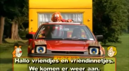 Screencap from the Bassie en Adriaan tv-show's intro