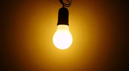 1280px-Bombeta_de_Llum