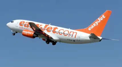 1280px-Easyjet.b737-700.g-ezjr.bristol.arp