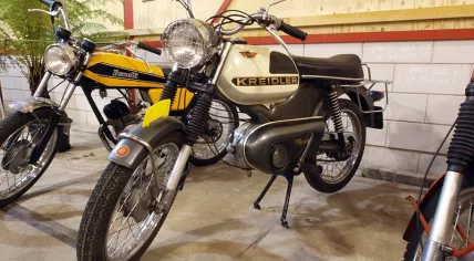 800px-Kreidler_moped_(silver_colored)