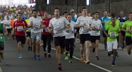Runners during the Dam to Dam Photo by Daniel Hamada