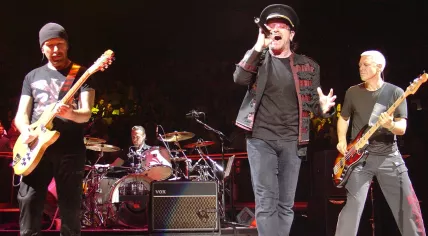 2005-11-21_U2_@_MSG_by_ZG