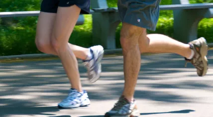 Jogging_couple_-_legs