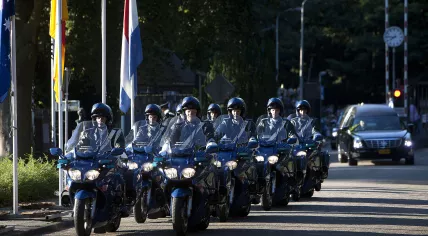 KMar_motorescorte_voor_slachtoffers_MH17