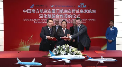 KLM signed an agreement on Thursday to expand its joint venture with China Southern Airlines through a partnership with Xiamen Airlines