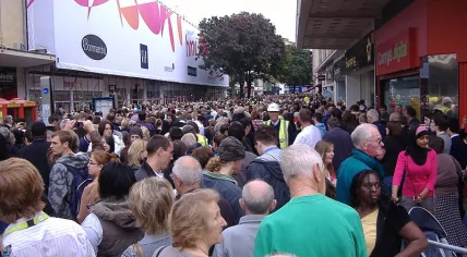 800px-Bristol_MMB_I5_Cabot_Circus_Grand_Opening
