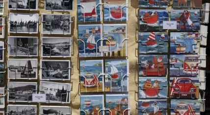 Postcards_at_Mevagissey_-_geograph.org.uk_-_1389045