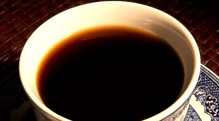 800px-Morning_cup_of_coffee_black_no_sugar