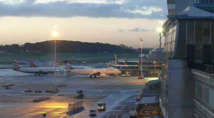 Brussels_airport_early_morning_05