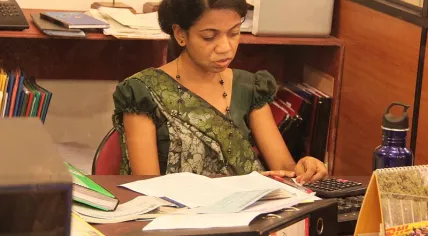 800px-A_Secretary_workt_in_woodworking_company_Sri_Lanka