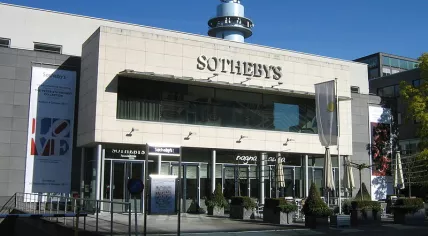 800px-Sothebys_Amsterdam_Netherlands