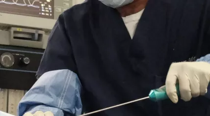 Dr_Vishal_Kapoor_Performing_Liposuction_Surgery_01