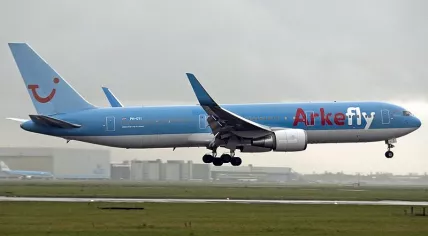 PH-OYI_ArkeFly_(TUI_Airlines_Nederland)_(5153733396)
