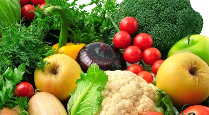 1024px-Fruit_&amp;_vegs_assortment