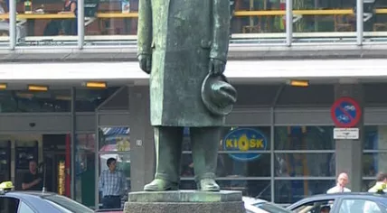 450px-Standbeeld_Anton_Philips_Eindhoven