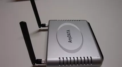 800px-HSDPA_cellular_router