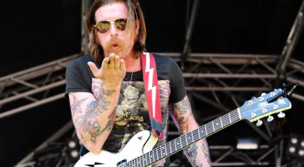 Eagles_of_Death_Metal_@_Steel_Blue_Oval_(1_3_2010)_(4416915310)