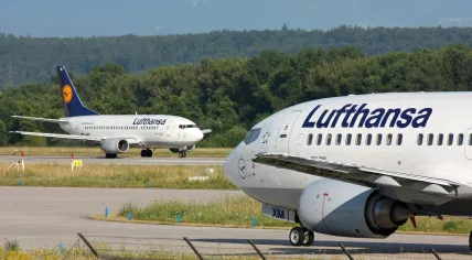 Lufthansa_B737_D-ABXM