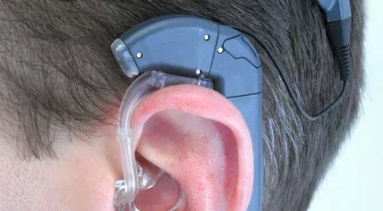 800px-EAS_Audio_Processor_worn