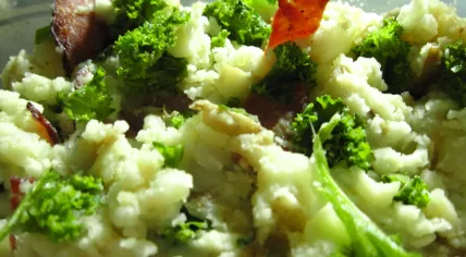 Boerenkool_stamppot_with_turkey_ham_instead_of_bacon_2