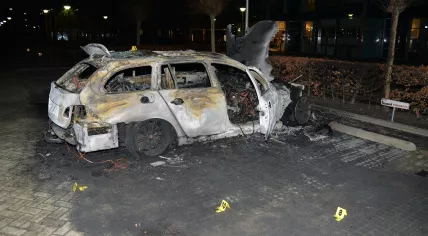 uitgebrande-bmw-in-zaltbommel-2-verkleind