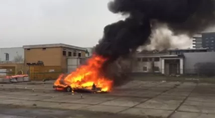 De_in_brand_gestoken_caravan_(foto_StukTV)