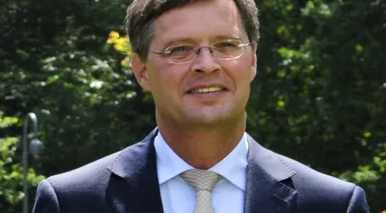 Jan_Peter_Balkenende,_2011_(cropped)