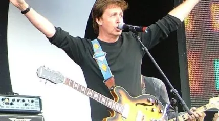Paul_McCartney_&_Bono_Live8
