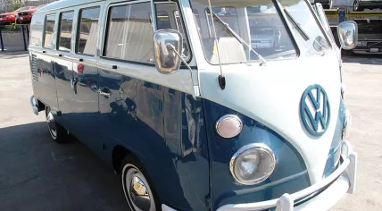 11052009_5f5_1965_Volkswagen_Bus_seized_by_U.S._Customs_and_Border_Protection