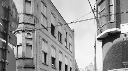 482px-Gevels_-_Amsterdam_-_20019817_-_RCE