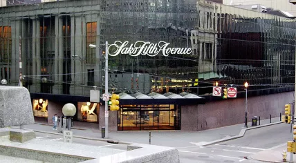 800px-Saks_Fifth_Avenue