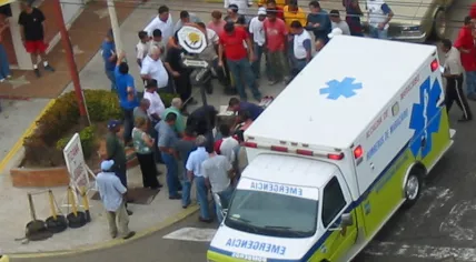 800px-Maracaibo_Ambulance
