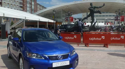 Lexus_CT_200h_(6549633603)
