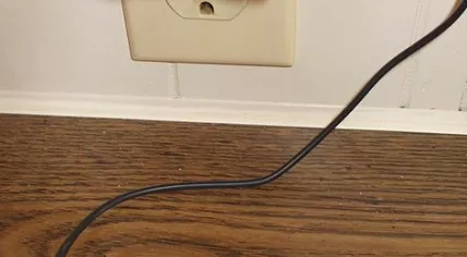 472px-USB_wall_charger