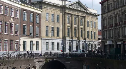 1280px-Stadhuis_Utrecht