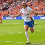 Romee Leuchter scores the second goal for the Netherlands, who defeated Switzerland 4-1 in the Women’s Euro group stage. 17 July 2022