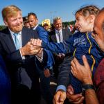 King Willem-Alexander meets with asylum seekers, workers, and volunteers in Ter Apel. 31 Aug. 2022