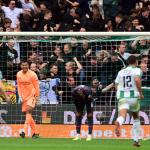 PSV Eindhoven goalkeeper Walter Benitez, Ibrahim Sangare of PSV Eindhoven, Jordan Teze of PSV Eindhoven disappointed after the 4-2 during the Netherlands eredivisie match between FC Groningen and PSV in the Euroborg stadium on 23 october 2022 in Groningen, Netherlands.