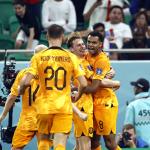 Davy Klaassen of Holland, Frenkie de Jong of Holland, Cody Gakpo of Holland celebrate the 0-1 during the FIFA World Cup Qatar 2022 groep A match between Senegal and Nederland in the Al Thumama Stadium on 21 november 2022 in Doha, Qatar. 